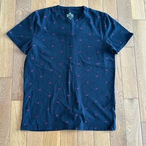 Hollister black/red bird shirt